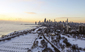 Pohled na sněhem pokryté a zamrzlé Chicago je možná romantický, pravdou ale je, že město čelí globální katastrofě. (FOTO: Teresa Crawford)