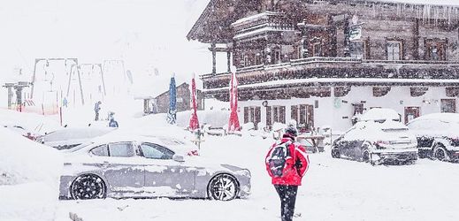 Jižní Tyrolsko se potýká s nadílkou sněhu.