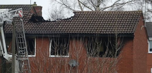 Shořelý rodinný dům ve Staffordu. 