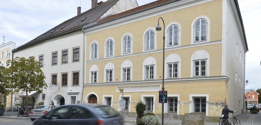 Vyvlastněný Hitlerův dům v Braunau am Inn.