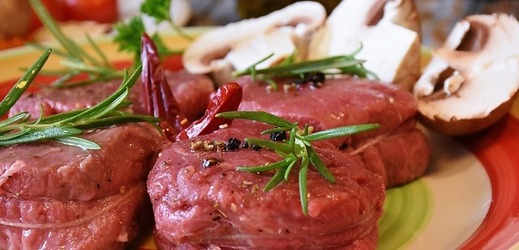 V pražských restauracích bylo maso neznámého původu.