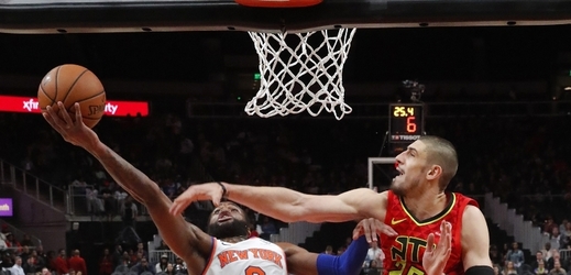 New York Knicks vyhráli první zápas po osmnácti porážkách.