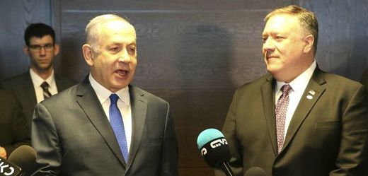 Izraelský premiér Benjamin Netanjahu (vlevo) a americký ministr zahraničí Mike Pompeo.