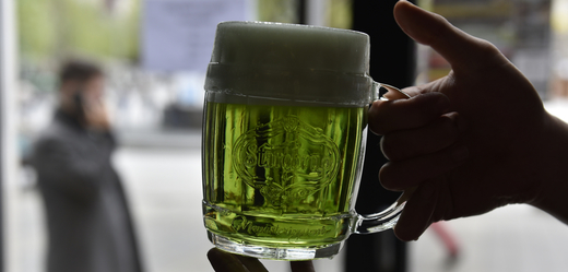Sváteční pokrmy zelené pivo a zelená polévka obohatily 13. dubna letošní začátek velikonočních svátků v Brně.