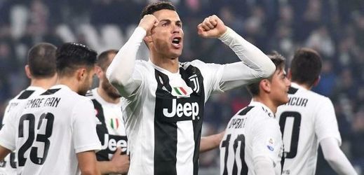 Cristiano Ronaldo z Juventusu se raduje ze vstřelené branky.