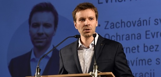 Kandidát Marcel Kolaja vystoupil 3. března 2019 v Praze na tiskové konferenci k zahájení kampaně Pirátů před volbami do Evropského parlamentu.