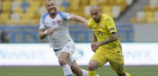 Jaroslav Rakickij (vpravo) se v ukrajinské reprezentaci objevil naposled na podzim proti Česku.