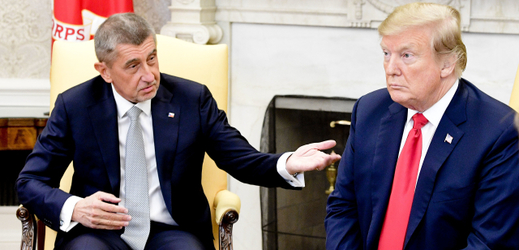 Andrej Babiš s Donaldem Trumpem před novináři.