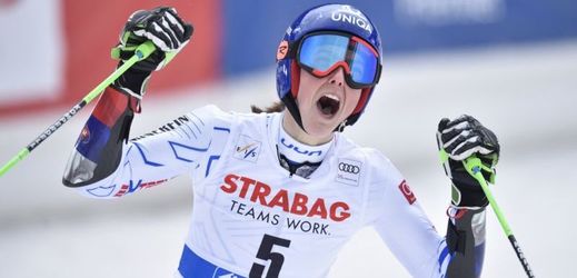 Petra Vlhová vyhrála obří slalom o jedenáct setin před Němkou Rebensburgovou.