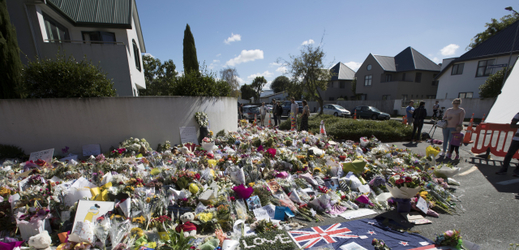 Uctění památky obětí teroristického útoku v mešitě na Novém Zélandu.