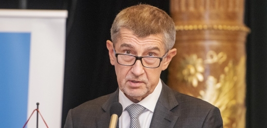 Andrej Babiš dostal od městského úřadu v Černošicích pokutu.