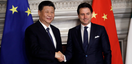 Itálie podepsala s Čínou dohodu o účasti na nové Hedvábné stezce.
