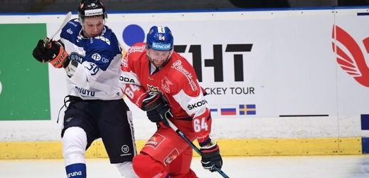 Hokejista Jiří Sekáč v utkání za Česko proti Finsku.