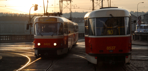Pražské tramvaje na křižovatce na Palackého náměstí.