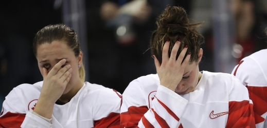 Kanadské hokejistky prohrály v semifinále nečekaně s Finskem.