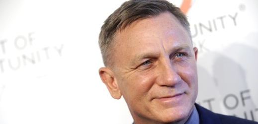 Daniel Craig si vyžádal, aby scénář k jeho poslední bondovce pomohla napsat žena.