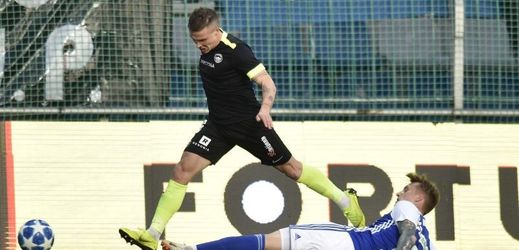 Liberecký Tomáš Malinský v zápase proti Mladé Boleslavi.