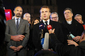 Francouzský prezident Emmanuel Macron slíbil, že památku obnoví. Po jeho levici stojí premiér Edouard Philippe, vpravo Michel Aupetit, arcibiskup Paříže. (FOTO: /ABACA/Pool/ABACA)
