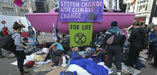 Ekologičtí aktivisté v Londýně.