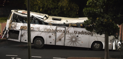Tragická nehoda autobusu na Madeiře.