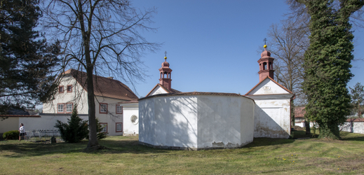 Areál kaple Božího hrobu v Mimoni na Českolipsku na snímku z 20. dubna 2019. Stavba kopie Božího hrobu podle jeruzalémského vzoru začala v roce 1665 a dokončena byla o dva roky později.