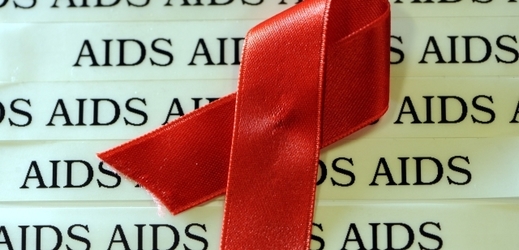 Podle odborníků včasným odhalením nemoci a léčbou lze předejít rozvinutí viru HIV v nemoc AIDS (ilustrační foto).