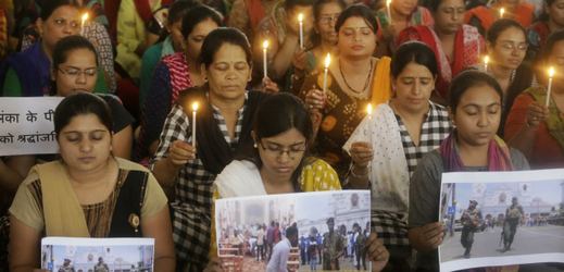 Uctění památky obětí teroristického útoku na Srí Lance.