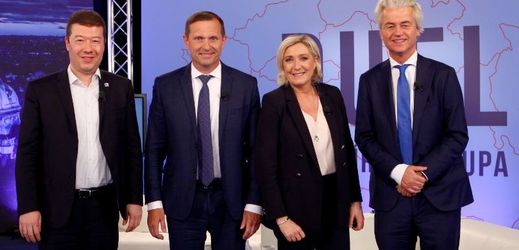 Zleva: Tomio Okamura, Jaromír Soukup, Marine Le Penová, Geert Wilders.