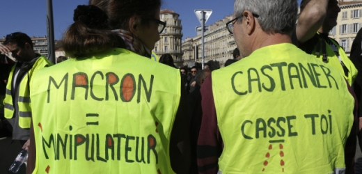 "Žluté vesty" protestují ve Francii už 24. sobotu.