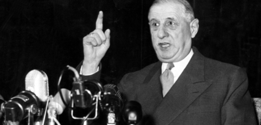 Charles De Gaulle při plamenném projevu.