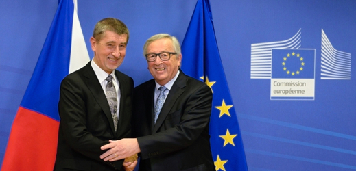Zleva český premiér Andrej Babiš s předsedou Evropské komise Jeanem-Claudem Junckerem.