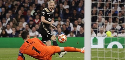 Ajax dokázal vyhrát i na půdě Tottenhamu a do odvety si nese slibný náskok.