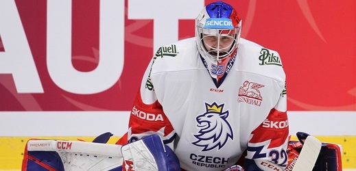 Patrik Bartošák se momentálně připravuje s hokejovou reprezentací na mistrovství světa.