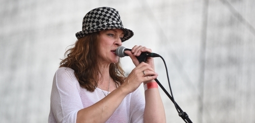 Jana Jelínková, zpěvačka skupiny Sto zvířat.