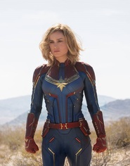 Captain Marvel (Brie Larsonová).