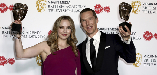 Oceněná herečka Jodie Comerová a herec Benedict Cumberbatch.