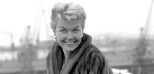 Americká zpěvačka a herečka Doris Dayová.