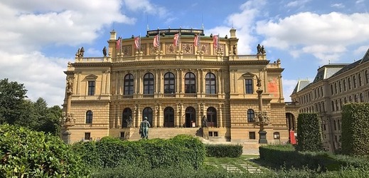 Rudolfinum v Praze.