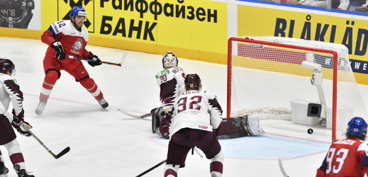 Dominik Simon při svém gólu proti Lotyšsku.