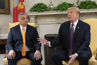Maďarský premiér Viktor Orbán (vlevo) a americký prezident Donald Trump (vpravo).
