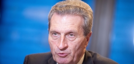 Rozpočtový komisař EU Günther Oettinger.