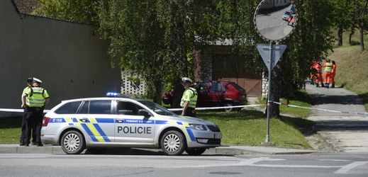 V Dražůvkách na Hodonínsku se 24. května 2019 střílelo, pachatel byl zabarikádovaný v domě.