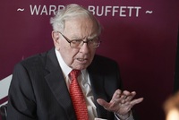Vítěz se může Warrena Buffetta (na snímku) zeptat na cokoli, kromě jeho budoucích investic.