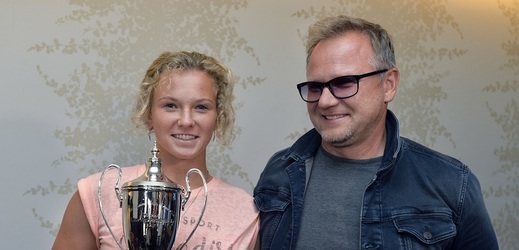 Otec a trenér v jedné osobě Dmitrij Siniakov věří, že jeho dcera Kateřina může na tenisovém Roland Garros vyhrát i další zápas.