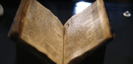 Vzácný rukopis eposu Píseň o Cidovi.