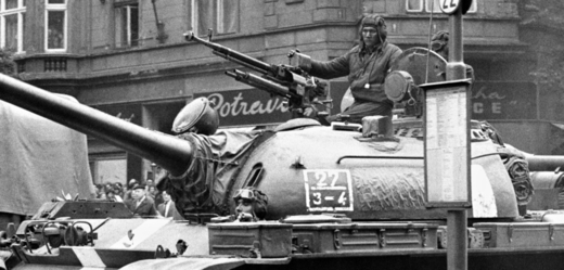 Ruský tank za okupace 1968.
