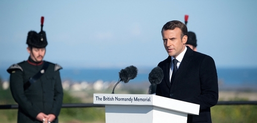 Francouzský prezident Macron nezapomněl při projevu ani na Čechoslováky.