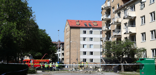 Pětipatrovým obytným domem ve švédském Linköpingu otřásl výbuch.
