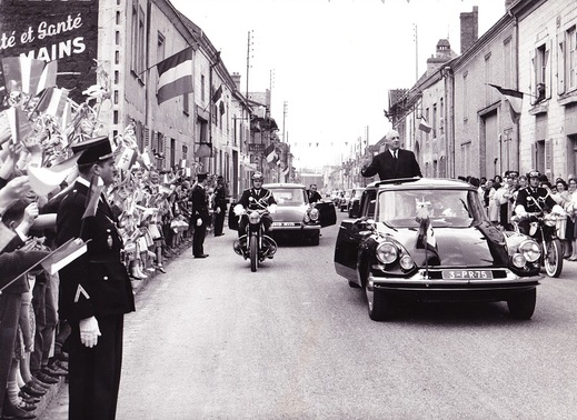 Generál Charles de Gaulle přežil díky Citroënu atentát.