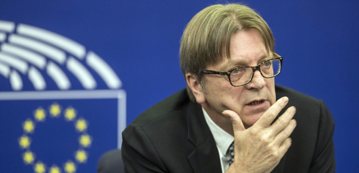 Šéf liberální frakce Renew Europe Guy Verhofstadt.